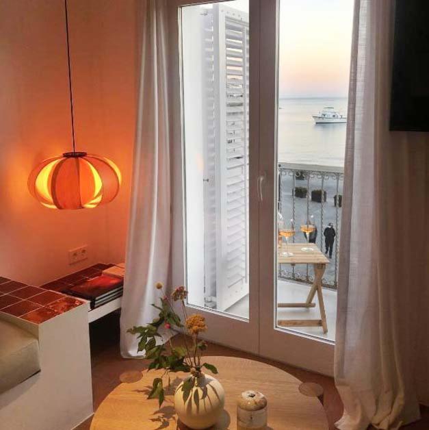 Beachfront Suite In Cadaques Center Kültér fotó